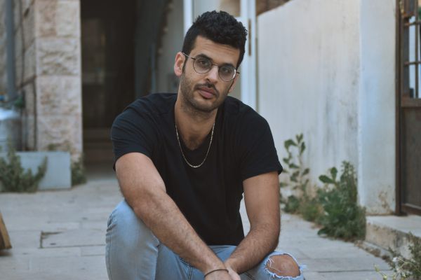 מרגש: אוהד דרשן מספר על התמודדות עם חרדה בשיר חדש