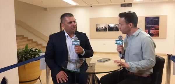 סופר באולפן סרוגים בכנסת: מזלזלים באינטליגנציה שלנו