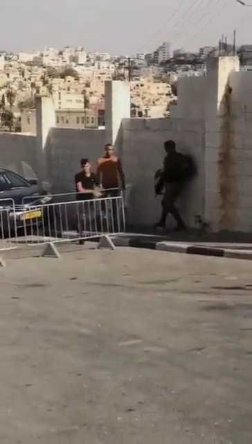 בזיון מבצעי: עציר אזוק בורח מלוחם בחברון