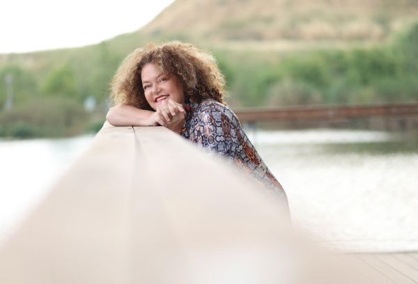 "חוף מבטחים": לאה שבת בסינגל חדש