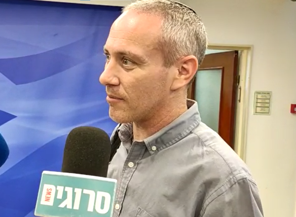 טרופר: "הבעיה היא של כותבי הארץ לא אצלי"