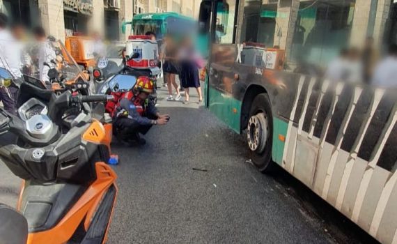 ירושלים: בן 40 נפצע קשה כתוצאה מפגיעת אוטובוס