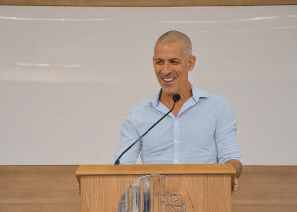 הפסד לנתניהו: בג"ץ קבע כי רונן בר ימשיך בתפקידו