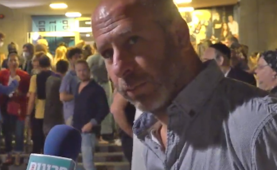 צפו: חנוך דאום לסרוגים: "המהלך של מלך פורץ דרך"