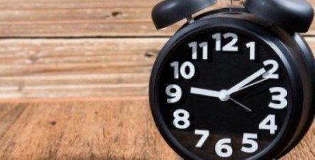 לא רק להזיז את המחוגים: תלמיד נעצר ל־12 יום בגלל טעות בשעון