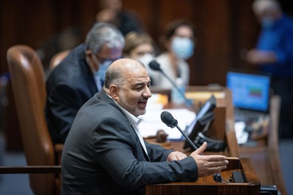 האם רע"מ בדרך לפרישה מהממשלה? 'האמת באמצע'