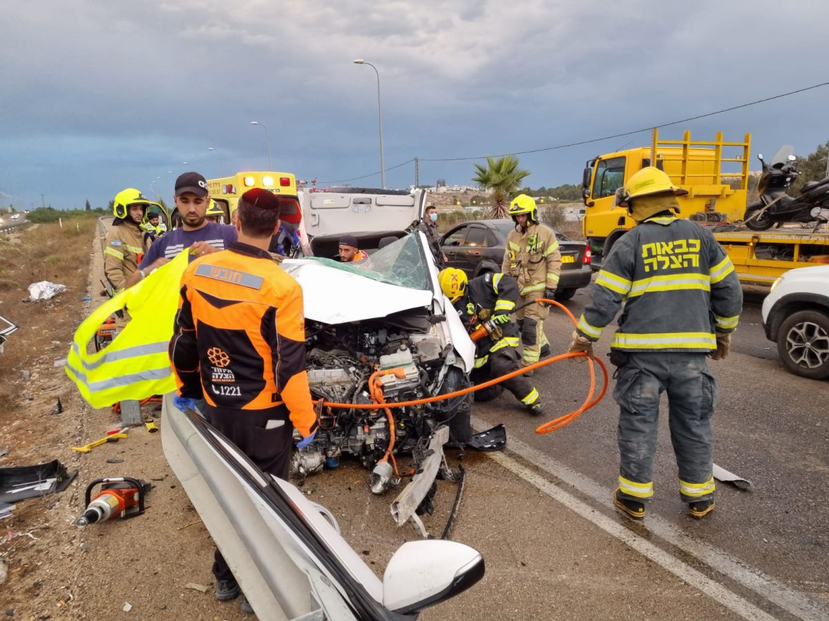 פצועים ולכוד בתאונה קשה מאוד בכביש 45