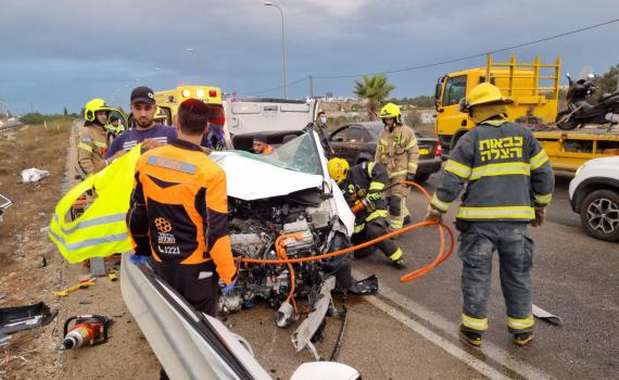 פצועים ולכוד בתאונה קשה מאוד בכביש 45