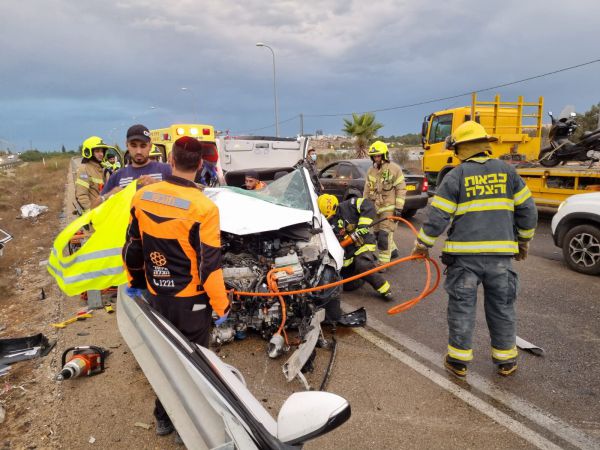 פצועים ולכוד בתאונה קשה מאוד בכביש 45