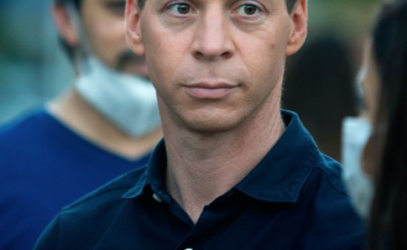 "יצאתי מכור" | עמית סגל חשף את הספרים שרכש