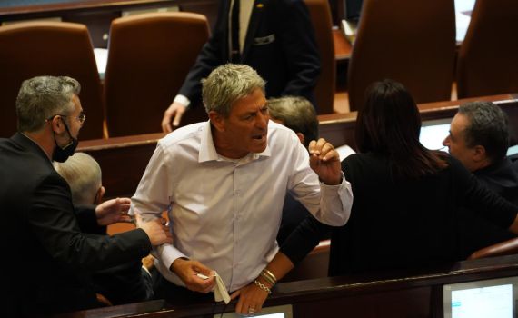 הם אחים שלנו: לחלוק בלי לחצות את קו ההפרדה