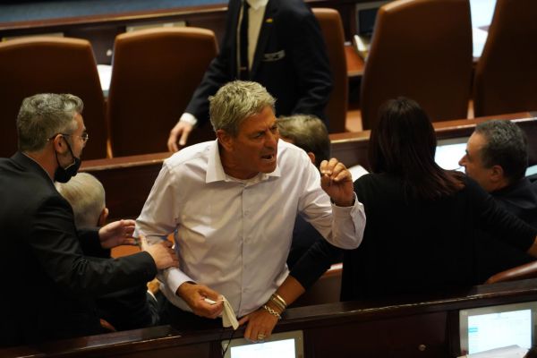 הם אחים שלנו: לחלוק בלי לחצות את קו ההפרדה