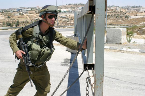 סוכל פיגוע דקירה סמוך לתרקומיא; המחבל נורה ברגלו