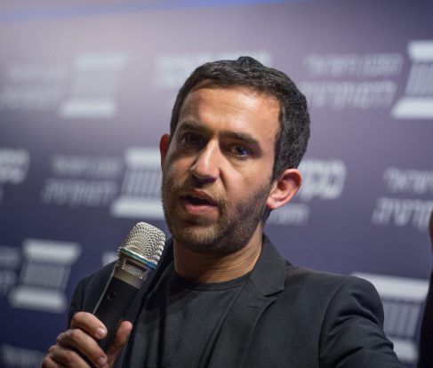 עקיבא נוביק: "אין דבר יותר אשכנזי מהמשטור הזה"