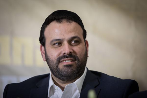 בעקבות דבריו: דרישה להדיח את ינון אזולאי מתפקידו