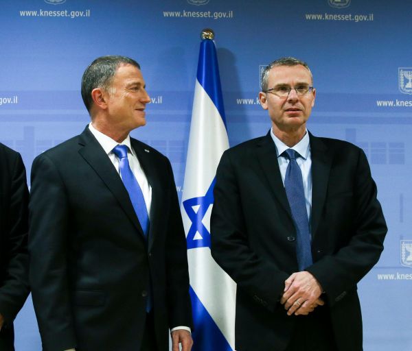 אחרי השבעה, לוין מגיב לראשונה ליולי אדלשטיין