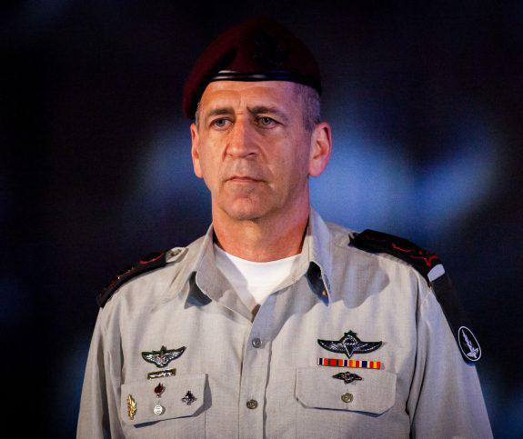 אבי בניהו: זה הספר שכותב הרמטכ"ל אביב כוכבי