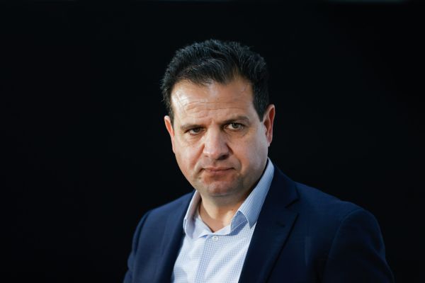 עודה: "אעמיד את הקואליציה בפני עובדה"