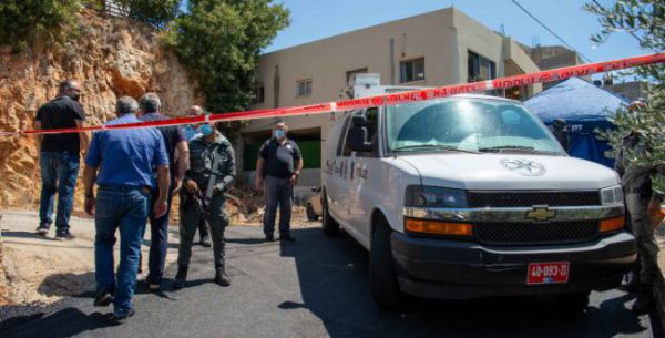 בכניסה לבית הספר: המנהלת נורתה ונפצעה