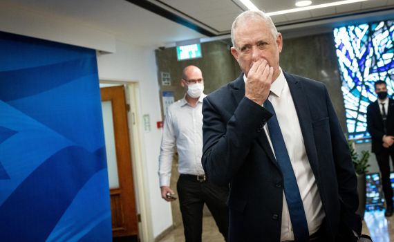 גנץ יבקש להגביר את מאמץ משרד הבטחון נגד התחלואה