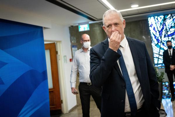 גנץ יבקש להגביר את מאמץ משרד הבטחון נגד התחלואה