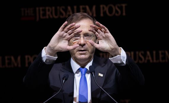 הרצוג מזהיר מ"פעילי המקלדת ובריוני השטח"