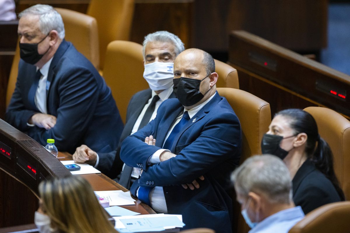 רה"מ עם כיפה? הגיבוש של הממשלה במקום לא כשר