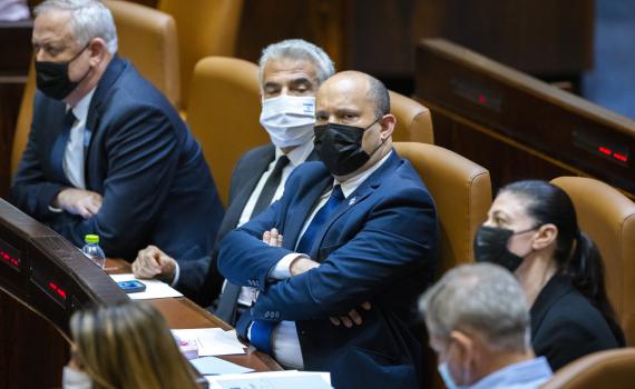 רה"מ עם כיפה? הגיבוש של הממשלה במקום לא כשר