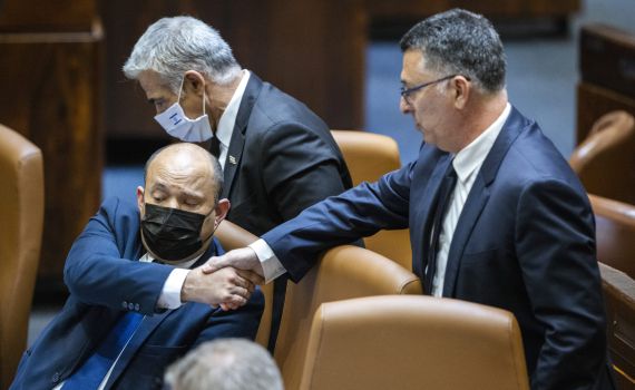 בצל הסערה: האם הגיבוש של הקואליציה בוטל?