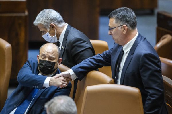 בצל הסערה: האם הגיבוש של הקואליציה בוטל?