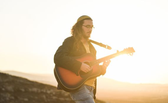 אלישיב בנימין בסינגל חדש: "אותך באמת"