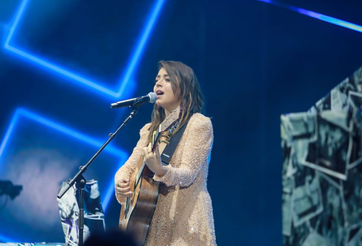 שי המבר בביצוע מרגש בכנסת