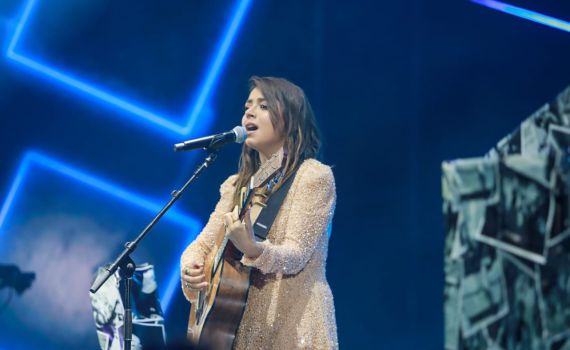 שי המבר בביצוע מרגש בכנסת