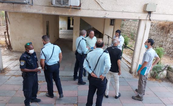 בית שמש: תקרה התפרקה, הבניין פונה מדייריו