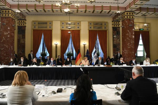 בנט: "מדינה פלסטינית פירושה הקמת מדינת טרור"