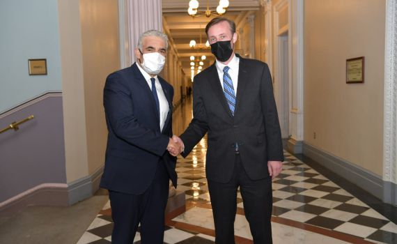 לפיד: מודאגים מהמירוץ האיראני ליכולת גרעינית