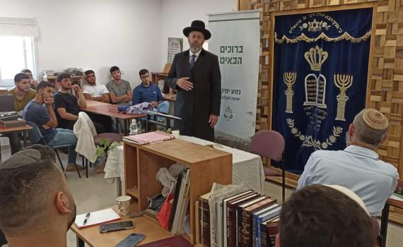 הרב הראשי: התרשמתי מהעולם התורני בהר חברון