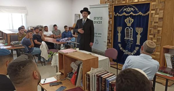 הרב הראשי: התרשמתי מהעולם התורני בהר חברון