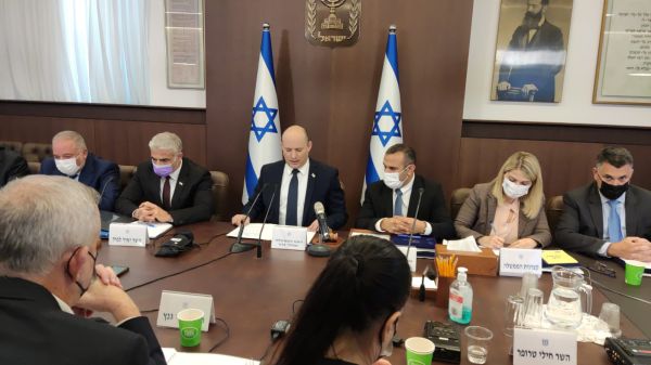 בנט לחברי הקואליציה: "אל תרעידו את הספינה"