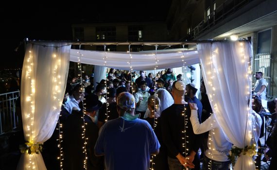 מרגש: החולה הקשה ביותר התחתן במחלקת הקורונה