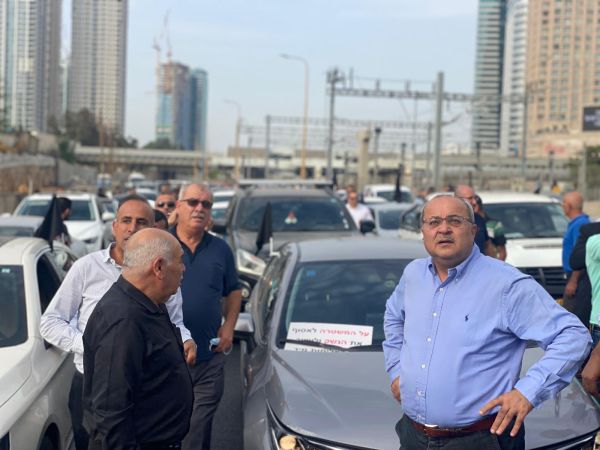המחאה הערבית בת"א: כביש איילון נחסם לתנועה