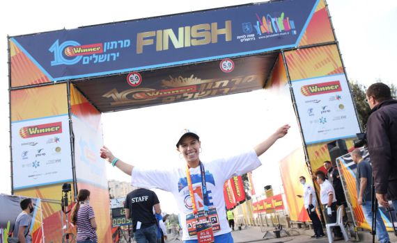 המנצחת בחצי מרתון בירושלים: אתלטית חרדית