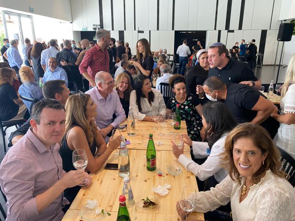 תמונת מצב: בנט בבידוד; רוב חברי ימינה שוהים בחו"ל