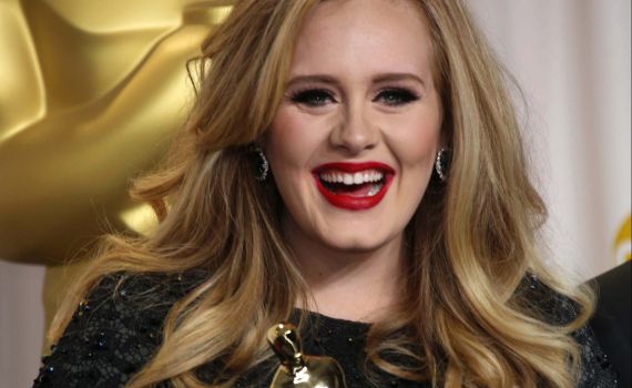 מטורף: הסינגל החדש של אדל שובר שיאים