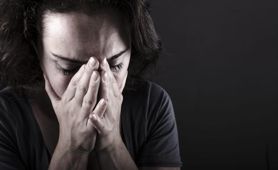 הוא משפיל ומתעלל בי גם מרחוק: אני מתחננת לחופש