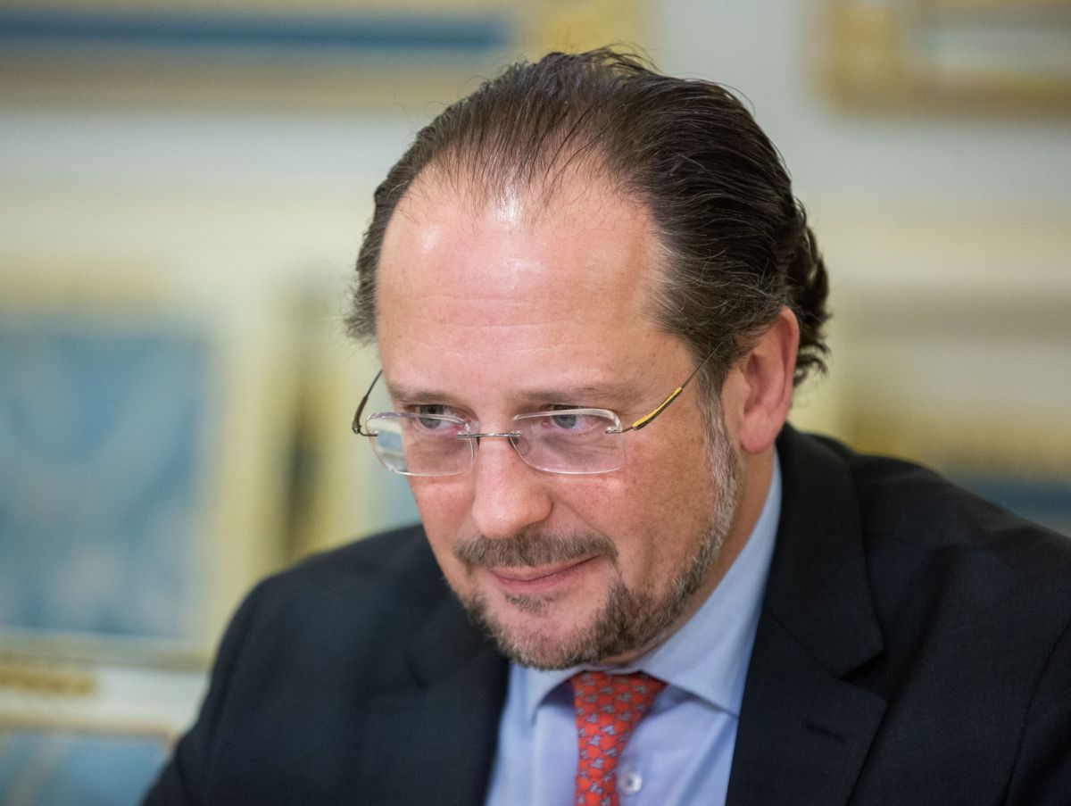 אחרי ההתפטרות: אלכסנדר שלנברג הושבע כקנצלר