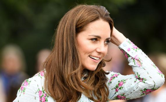כמה פשוטה ככה יפה: קייט מידלטון בשמלה מזארה