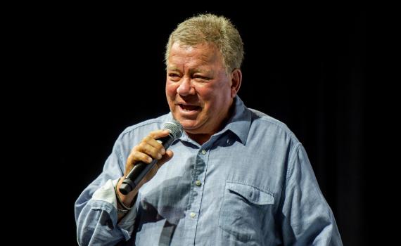 צפו: "קפטן קירק" ממריא לחלל