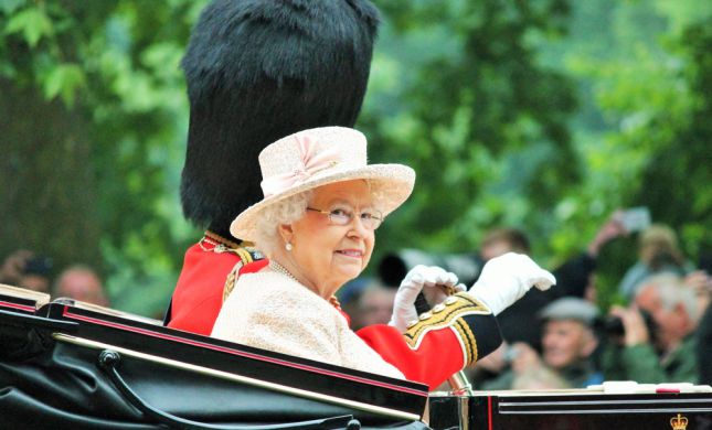  בריטניה מודאגת: המלכה אליזבת ביטלה עוד אירוע