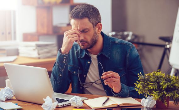 למה אנחנו עובדים כל כך הרבה שעות לעזאזל?